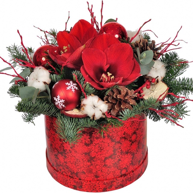 Новогодняя композиция с Елью и Амариллисом в шляпной коробке «Ледяное очарование» Новогодняя композиция с Елью и Амариллисом в шляпной коробке «Ледяное очарование»