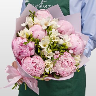 Букет из Пионов и Фрезий «Незабываемый аромат» Букет из Пионов и Фрезий «Незабываемый аромат»