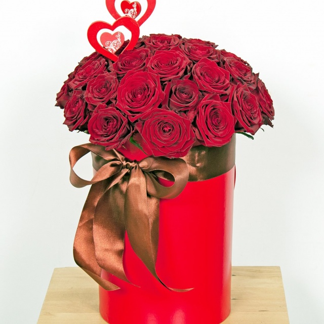 Композиция из Роз в шляпной коробке «Моя любовь» Композиция из Роз в шляпной коробке «Моя любовь»