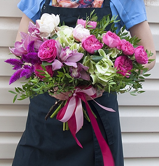 Букет из Пионов, Орхидей, Роз и Гортензии «Ягодный фреш» Букет из Пионов, Орхидей, Роз и Гортензии «Ягодный фреш»