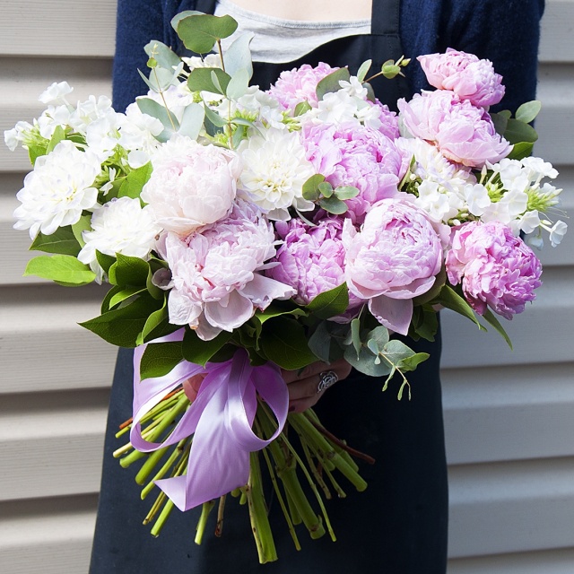 Букет из Пионов и Хризантем «Баунти» Букет из Пионов и Хризантем «Баунти»