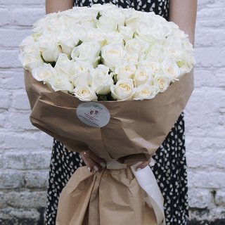 Букет из белых роз 60 см