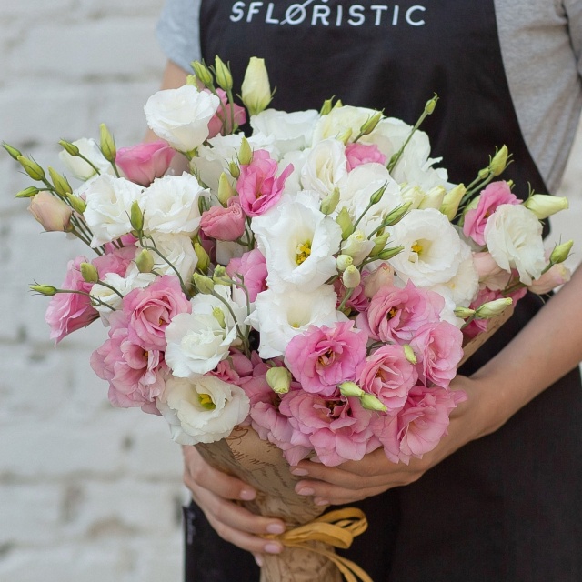 Букет из бело-розовых Лизиантусов «Сахарная вата» Букет из бело-розовых Лизиантусов «Сахарная вата»