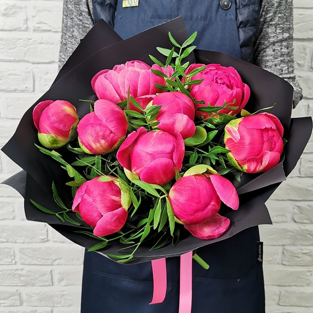 Букет из коралловых Пионов «Алые пионы» Букет из коралловых Пионов «Алые пионы»