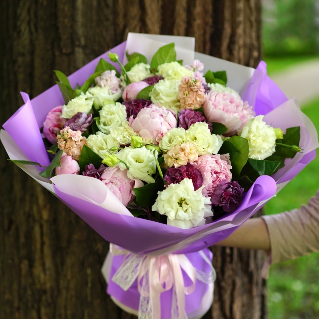 Букет из Пионов, Гвоздик, Маттиол и Лизиантуса «Рапунцель» (делюкс) Букет из Пионов, Гвоздик, Маттиол и Лизиантуса «Рапунцель» (делюкс)
