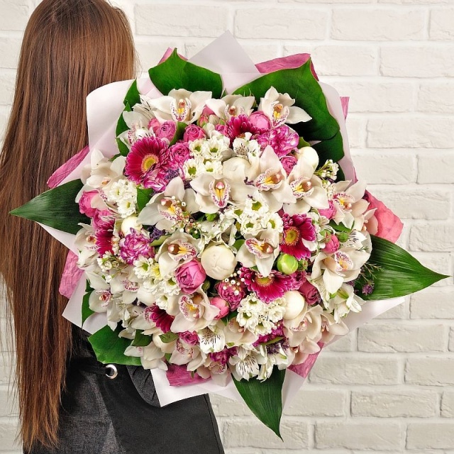 Букет из Пионов, Гермини, Орхидей и Роз «Всплеск» Букет из Пионов, Гермини, Орхидей и Роз «Всплеск»