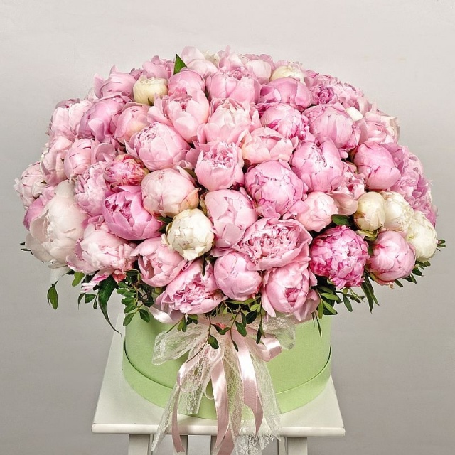 Композиция с Пионами в корзине «Трепетная любовь» Композиция с Пионами в корзине «Трепетная любовь»