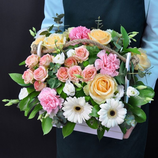 Композиция из Роз, Эустомы, Гермини и Эвкалипта «Обещание Любви» Композиция из Роз, Эустомы, Гермини и Эвкалипта «Обещание Любви»