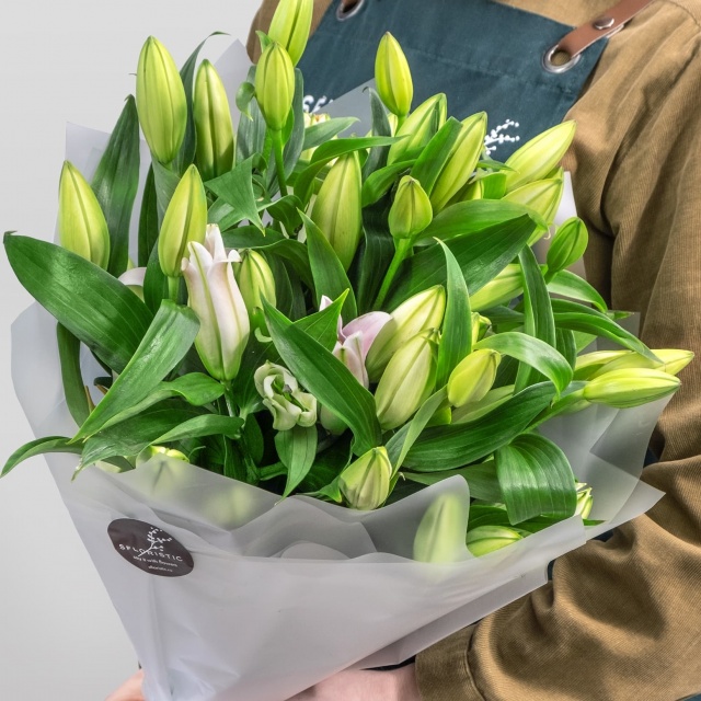 Букет из Белой лилии 11 шт «Стильной» Букет из Белой лилии 11 шт «Стильной»