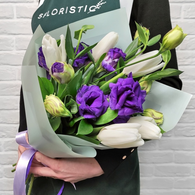 Букет из Тюльпана и Эустомы «Умиротворение» Букет из Тюльпана и Эустомы «Умиротворение»