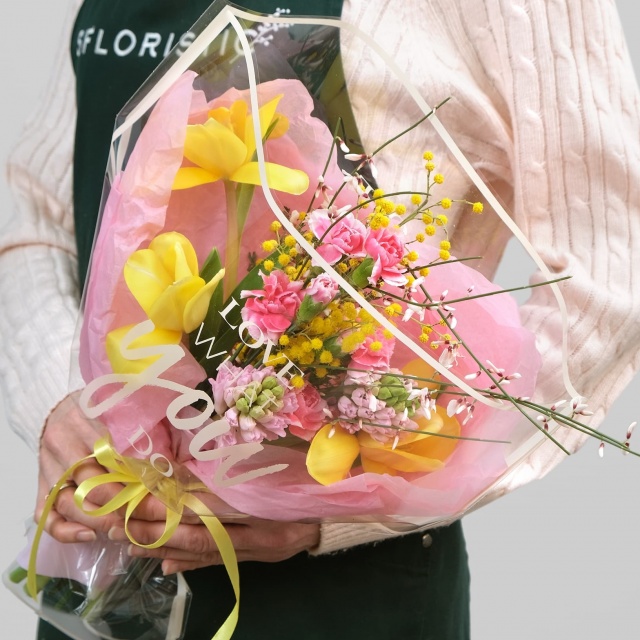 Букет из Тюльпана, Гвоздики и Мимозы «Золотой дождь» Букет из Тюльпана, Гвоздики и Мимозы «Золотой дождь»