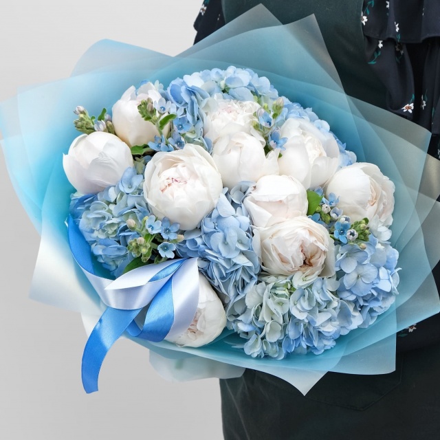 Букет из Пиона и Гортензии «Океан Любви» Букет из Пиона и Гортензии «Океан Любви»