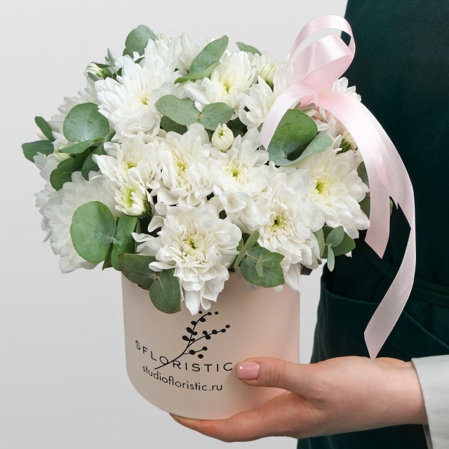 Букет из Хризантем «Сказочное лето» с эвкалиптом Букет из Хризантем «Сказочное лето» с эвкалиптом