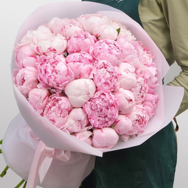 Букет из 31 Пиона «Нежный зефир» Букет из 31 Пиона «Нежный зефир»