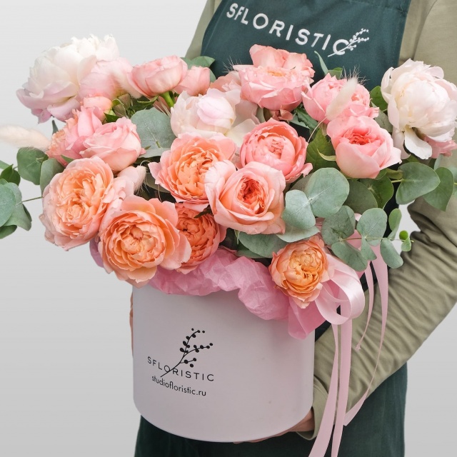 Композиция из Пионов, кустовых и пионовидных Роз «Розовая Лагуна» Композиция из Пионов, кустовых и пионовидных Роз «Розовая Лагуна»