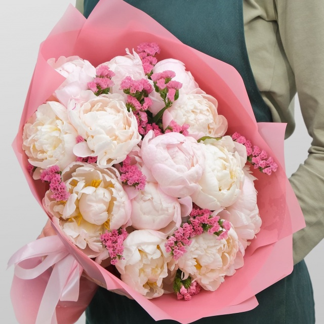 Букет из Пионов и Статицы «Лагуна Любви» Букет из Пионов и Статицы «Лагуна Любви»