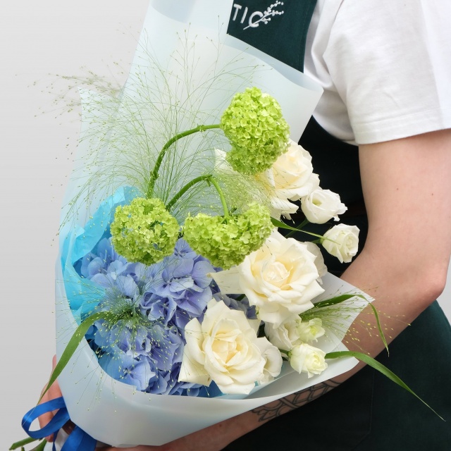 Букет Роз, Эустомы и Гортензии «Первое Свидание» Букет Роз, Эустомы и Гортензии «Первое Свидание»