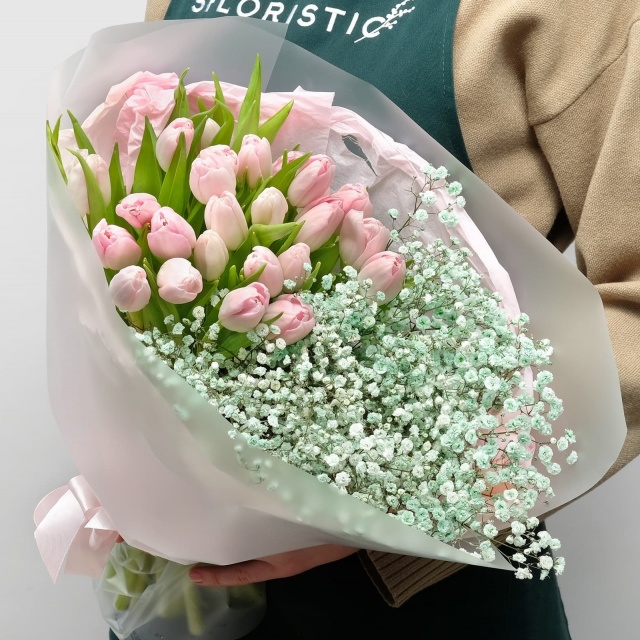 Букет из Тюльпанов и Гипсофилы «Неземная Радость» Букет из Тюльпанов и Гипсофилы «Неземная Радость»