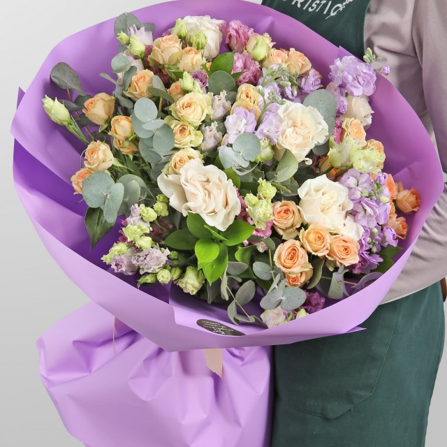 Букет из Роз, Эустомы и Маттиолы «Палитра чувств» Букет из Роз, Эустомы и Маттиолы «Палитра чувств»