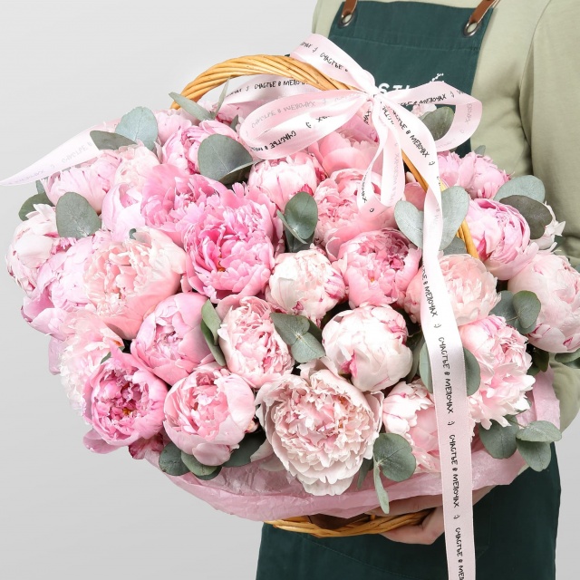 Композиция из Пионов в корзине «Пудра» Композиция из Пионов в корзине «Пудра»