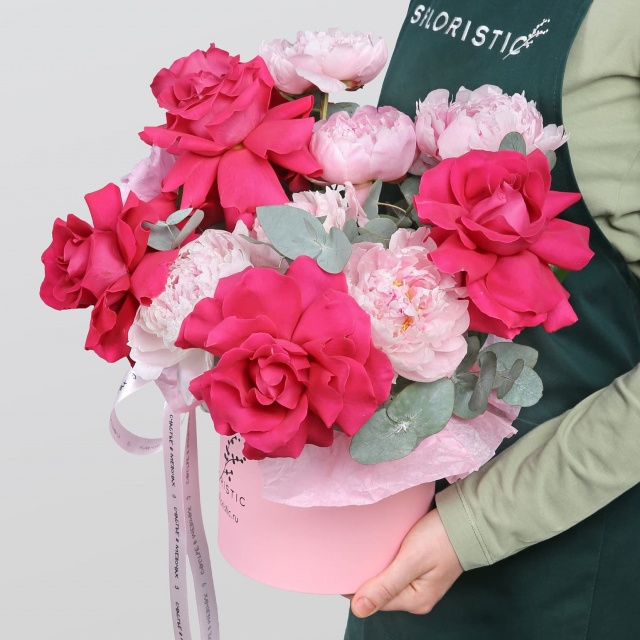 Композиция из Розы Эквадор и Пионов «Грезы Амура» Композиция из Розы Эквадор и Пионов «Грезы Амура»