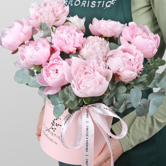 Композиция из Пионов «Сладкие объятия» Композиция из Пионов «Сладкие объятия»