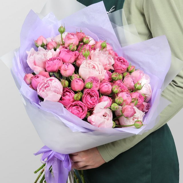 Букет из Пионов и кустовых пионовидных Роз «Бархатный вечер» Букет из Пионов и кустовых пионовидных Роз «Бархатный вечер»