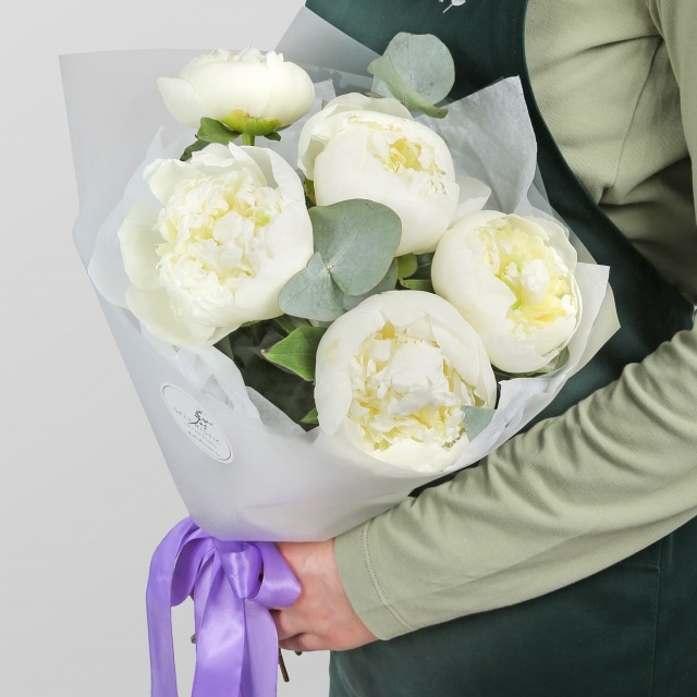 Букет из Пионов и Эвкалипта «Снежная звезда» Букет из Пионов и Эвкалипта «Снежная звезда»