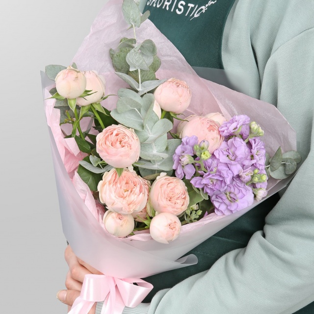 Букет из пионовидной Розы и Маттиолы «Очарование Утра» Букет из пионовидной Розы и Маттиолы «Очарование Утра»