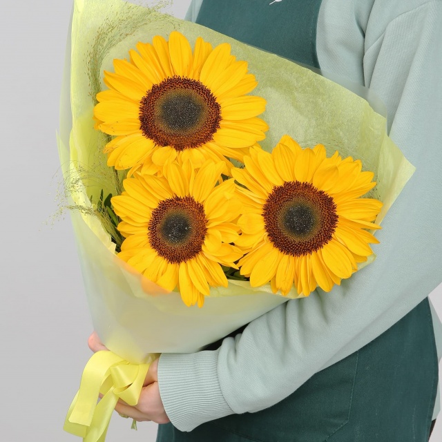 Букет из Подсолнуха и Паникума «Осенний Вдох» Букет из Подсолнуха и Паникума «Осенний Вдох»