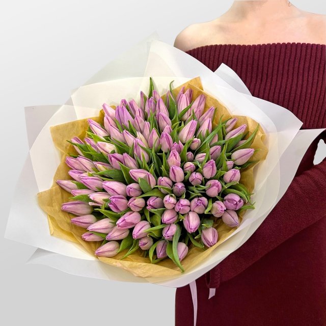 Букет из Тюльпанов «Черничный зефир» Букет из Тюльпанов «Черничный зефир»