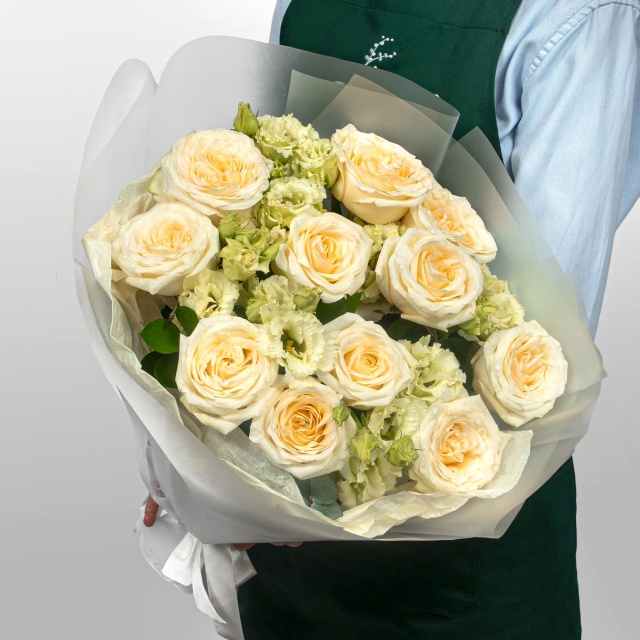 Букет из Роз и Лизиантуса «Сливочный закат» Букет из Роз и Лизиантуса «Сливочный закат»