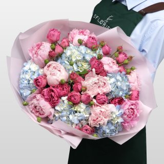 Букет из Пионов, Гортензий и Кустовых Роз «Мгновение красоты» Букет из Пионов, Гортензий и Кустовых Роз «Мгновение красоты»