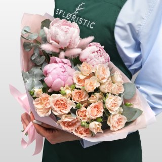 Букет из Пионов и Кустовых Роз «Ванильный бриз» Букет из Пионов и Кустовых Роз «Ванильный бриз»