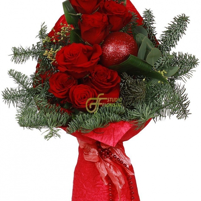 Новогодний букет из Ели, Роз и Аспидистры «Красный бархат» Новогодний букет из Ели, Роз и Аспидистры «Красный бархат»