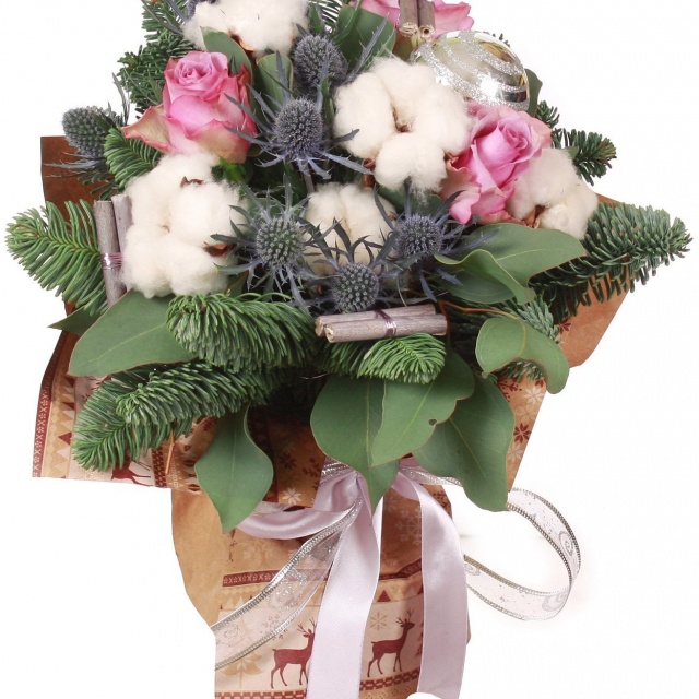 Новогодний букет из Ели, Роз и Хлопка «В гостях у Морозко» Новогодний букет из Ели, Роз и Хлопка «В гостях у Морозко»
