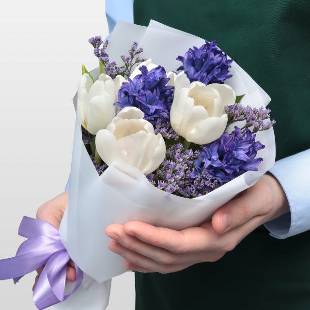 Букет из Тюльпанов и Гиацинтов «Утро в Провансе» Букет из Тюльпанов и Гиацинтов «Утро в Провансе»