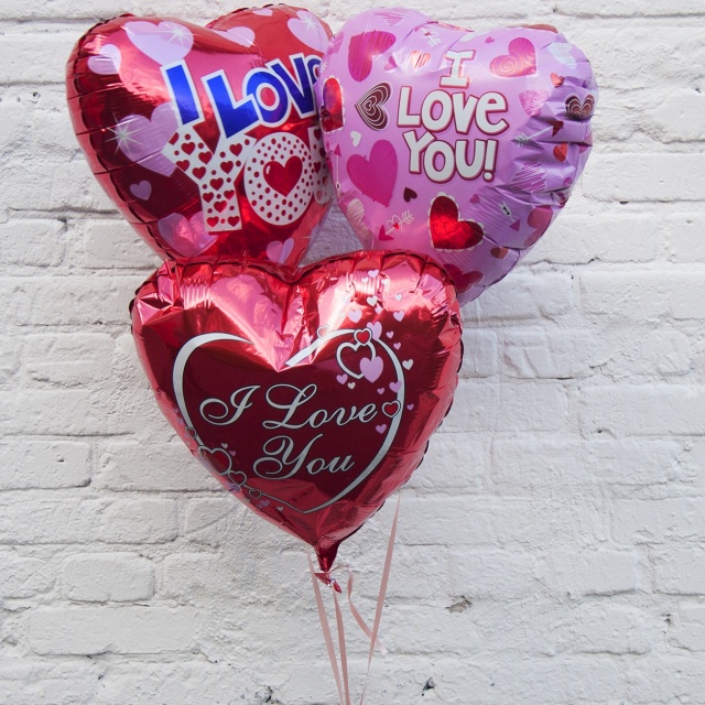 Связка гелиевых шариков С любовью Связка гелиевых шариков С любовью