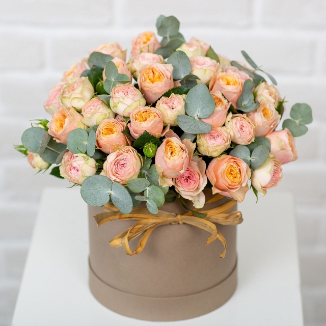 Композиция из Роз в шляпной коробке «Волшебство для тебя» Композиция из Роз в шляпной коробке «Волшебство для тебя»