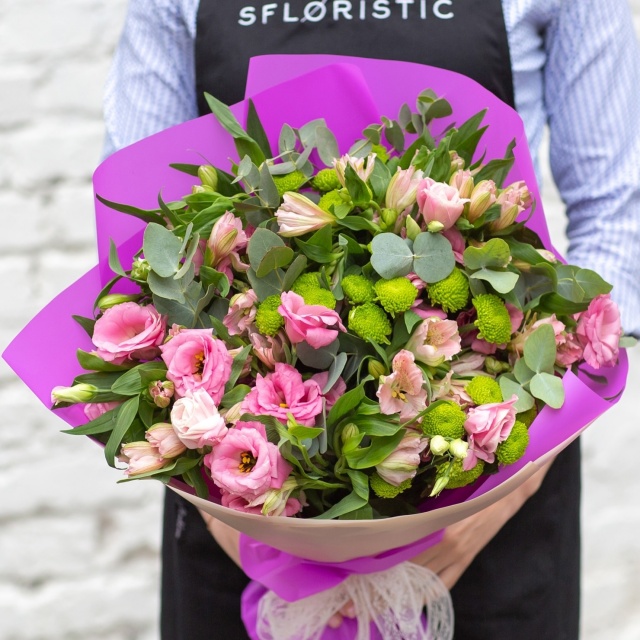 Букет из Альстромерии, Хризантемы и Эустомы «Расцвет любви» Букет из Альстромерии, Хризантемы и Эустомы «Расцвет любви»