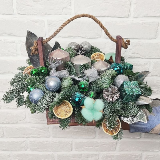 Новогодняя композиция из Нобилиса «Упряжка Оленей» Новогодняя композиция из Нобилиса «Упряжка Оленей»