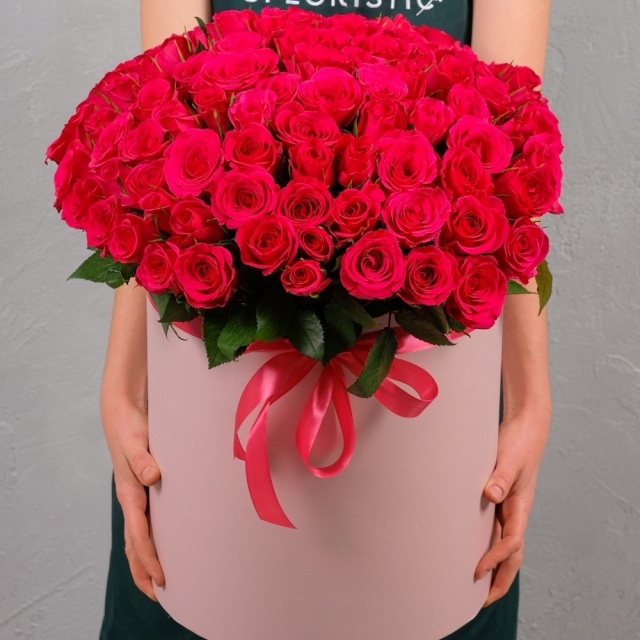 Малиновая роза Кения в коробке 101шт Малиновая роза Кения в коробке 101шт