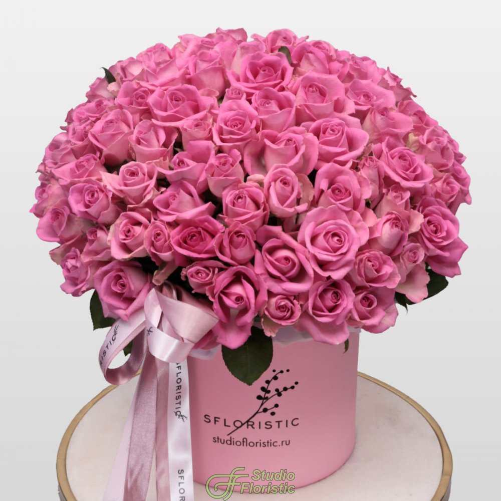 Композиция из Розовых Роз Кения 101 шт в шляпной коробке «Розовый вельвет» Композиция из Розовых Роз Кения 101 шт в шляпной коробке «Розовый вельвет»