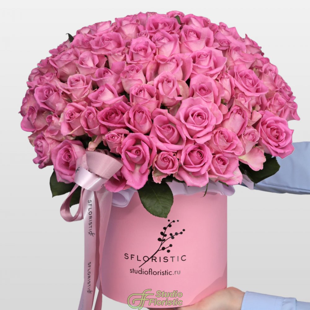 Композиция из Розовых Роз Кения 101 шт в шляпной коробке «Розовый вельвет» Композиция из Розовых Роз Кения 101 шт в шляпной коробке «Розовый вельвет»