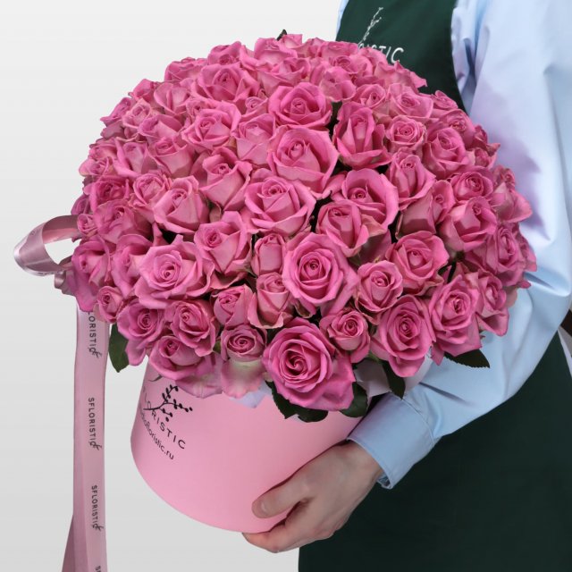 Композиция из Розовых Роз Кения 101 шт в шляпной коробке «Розовый вельвет» Композиция из Розовых Роз Кения 101 шт в шляпной коробке «Розовый вельвет»