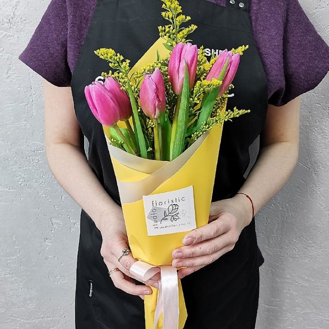 Букет из Тюльпанов и Солидаго «Веснушки» Букет из Тюльпанов и Солидаго «Веснушки»