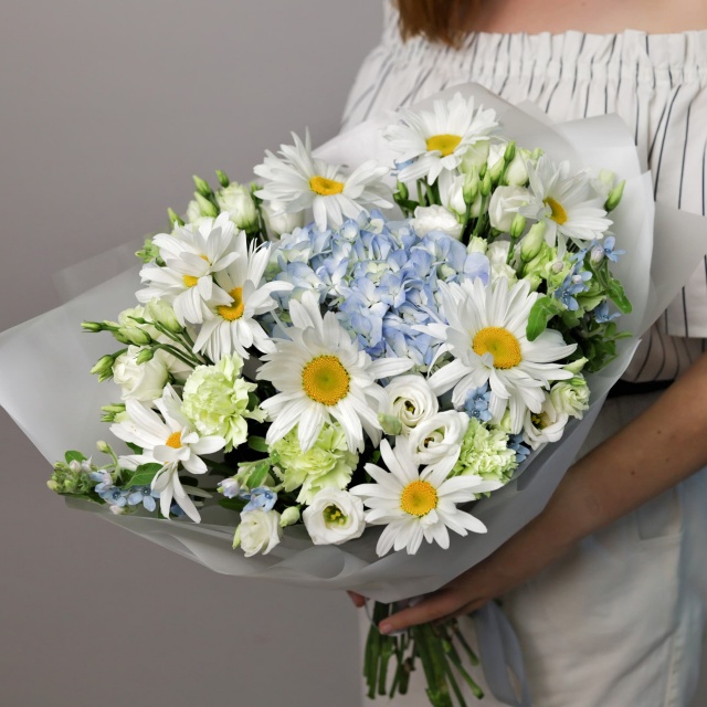 Букет из Гортензии, Ромашки и Эустомы «Мазок акварели» Букет из Гортензии, Ромашки и Эустомы «Мазок акварели»