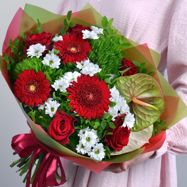 Букет из Зеленой Гвоздики и Антуриума «Анди» Букет из Зеленой Гвоздики и Антуриума «Анди»