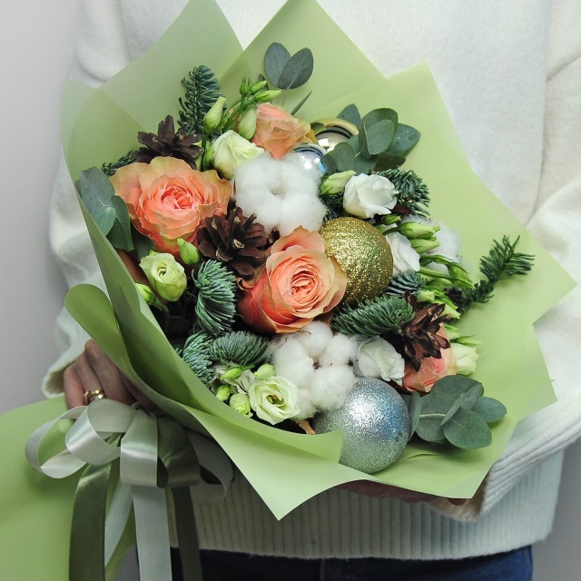 Букет Новогодний из Розы, Эустомы, Хлопка «Салатовый» Букет Новогодний из Розы, Эустомы, Хлопка «Салатовый»