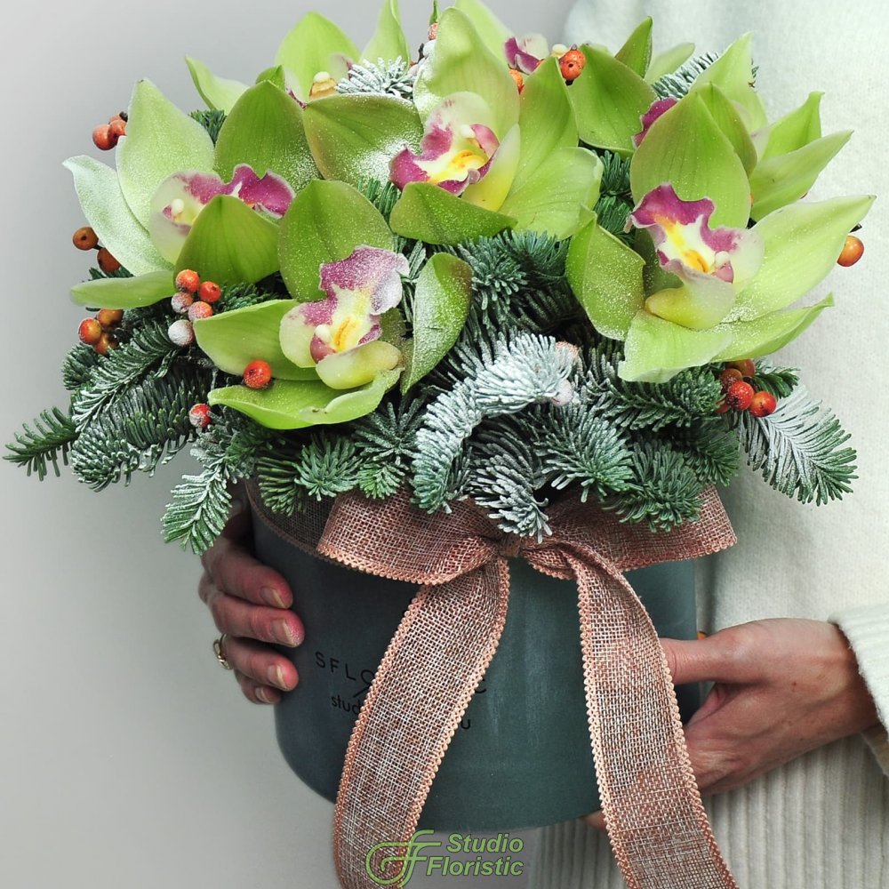 Букет цветов Шляпная коробка с Орхидеями Зеленый сад с доставкой |  СтудиоФлористик